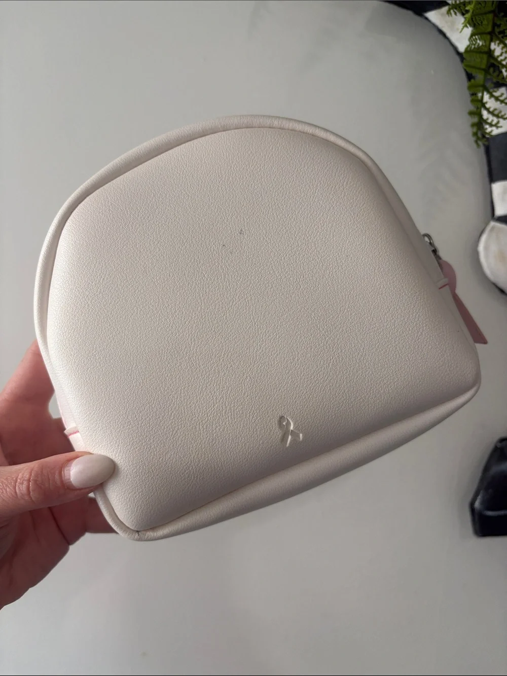 Diptyque Paris x Qatar Airways Limited Edition Think Pink Amenity Bag